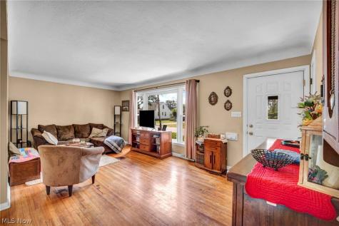 301 E 317th Street Willowick OH 44095