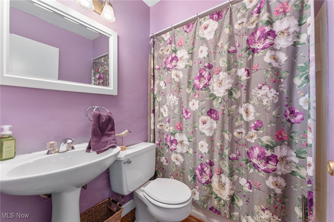 2040 Thurmont Road Akron OH 44313