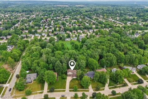 32921 N Burr Oak Drive Solon OH 44139