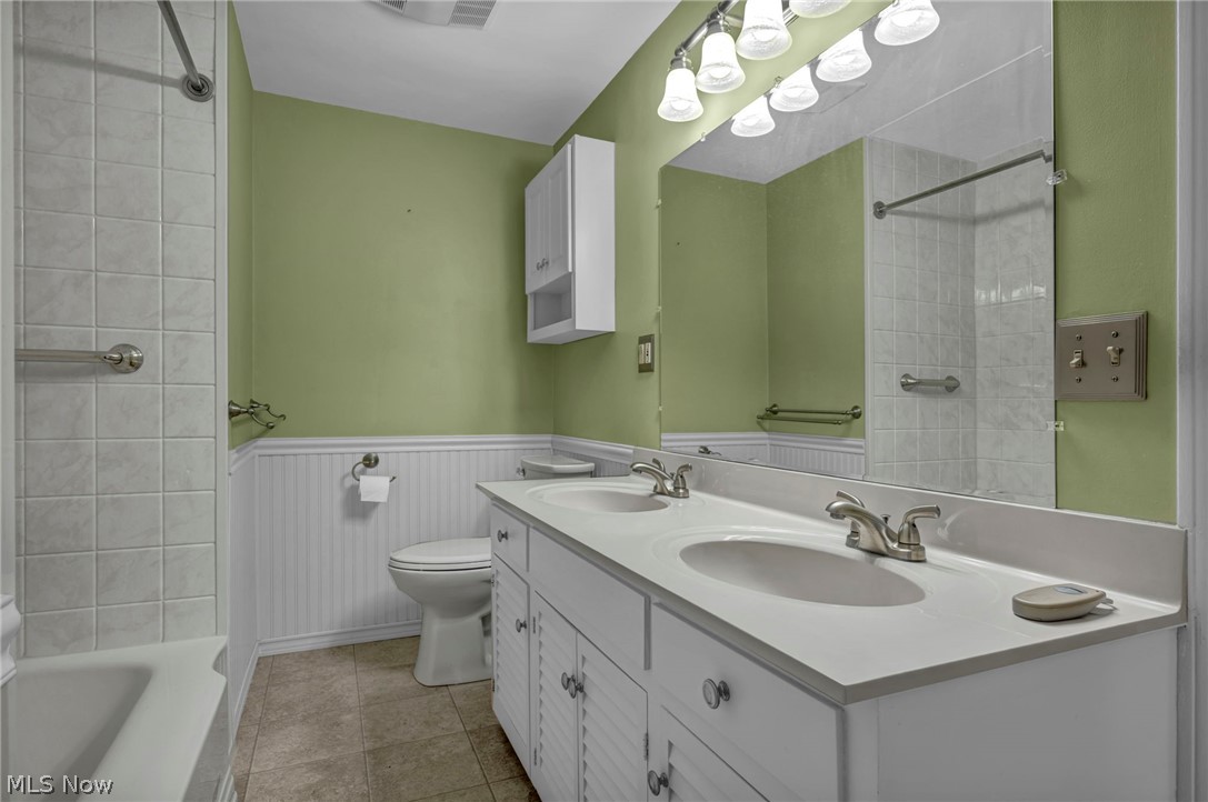 23066 Stoneybrook Drive North Olmsted OH 44070