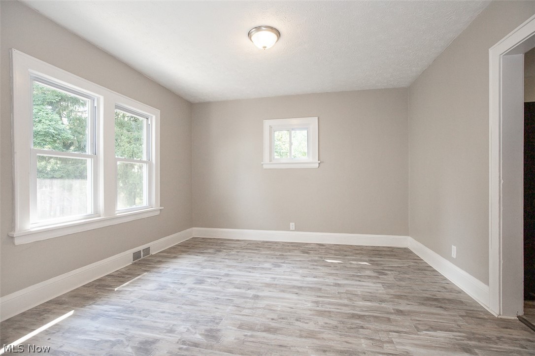 516 Bacon Avenue Akron OH 44320