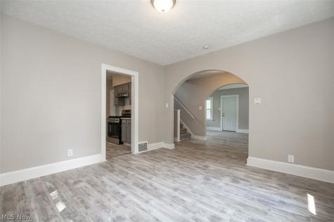 516 Bacon Avenue Akron OH 44320