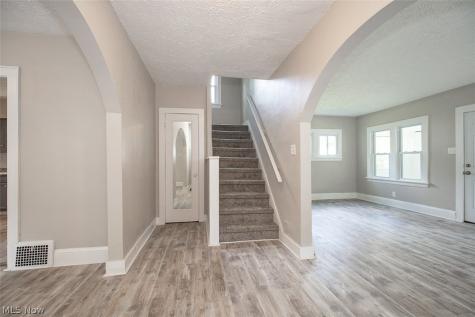 516 Bacon Avenue Akron OH 44320