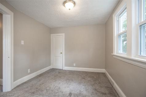 516 Bacon Avenue Akron OH 44320
