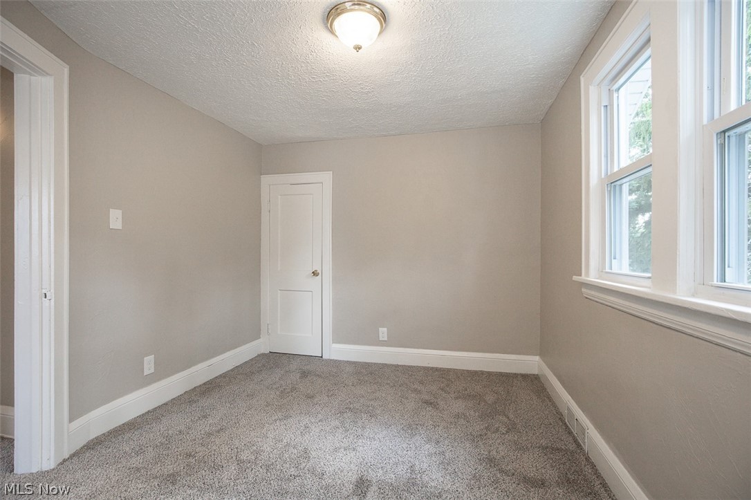 516 Bacon Avenue Akron OH 44320