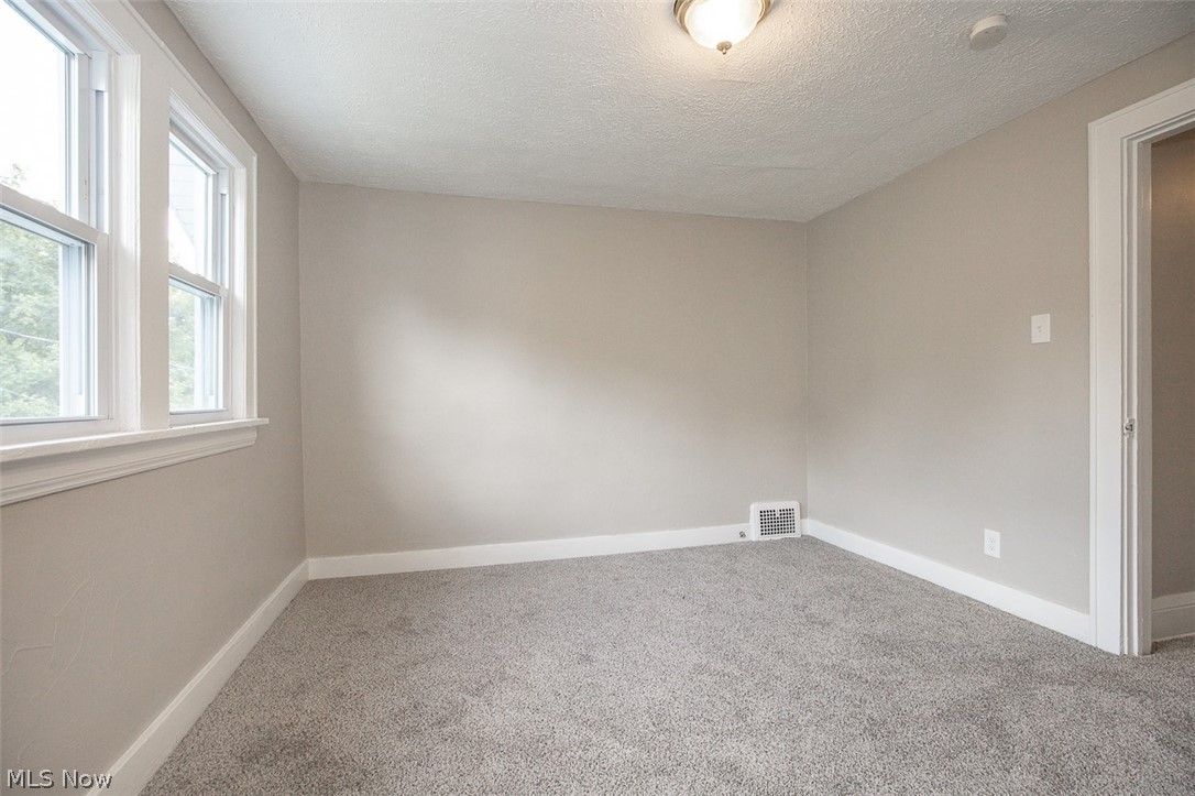 516 Bacon Avenue Akron OH 44320