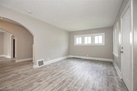 516 Bacon Avenue Akron OH 44320