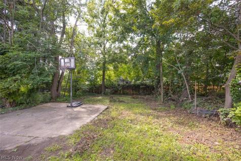 516 Bacon Avenue Akron OH 44320