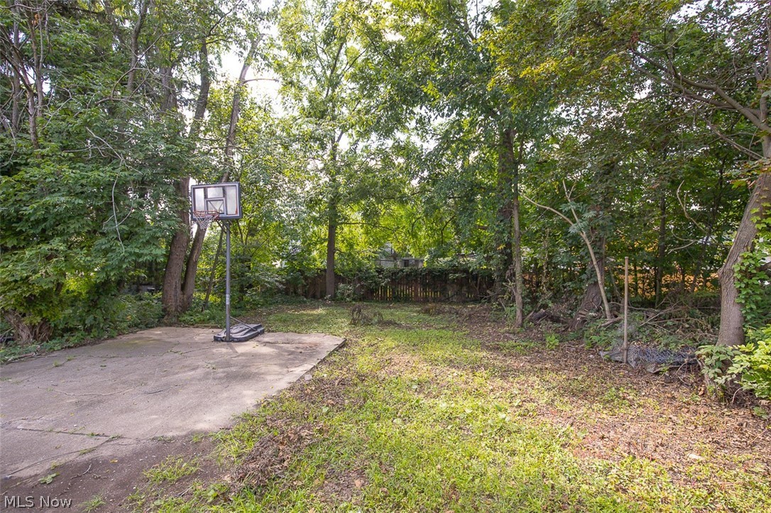 516 Bacon Avenue Akron OH 44320