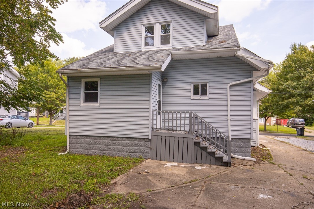 516 Bacon Avenue Akron OH 44320