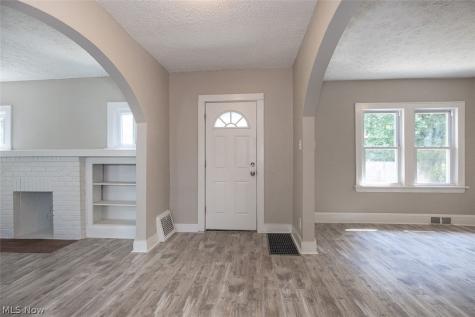 516 Bacon Avenue Akron OH 44320