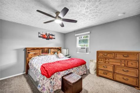 3246 Woodington Avenue SW Canton OH 44706