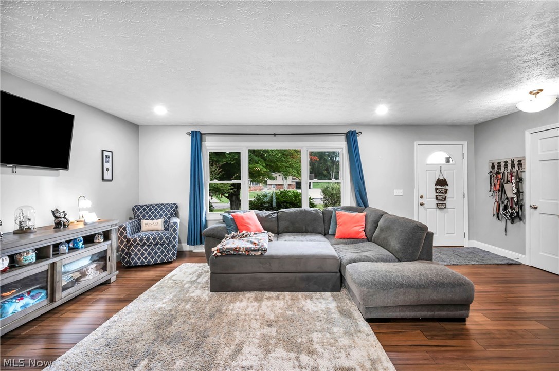 3246 Woodington Avenue SW Canton OH 44706