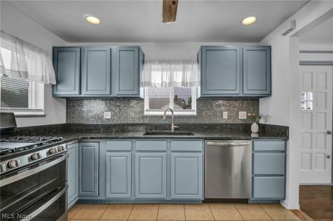 2910 Commonwealth Drive Parma OH 44134