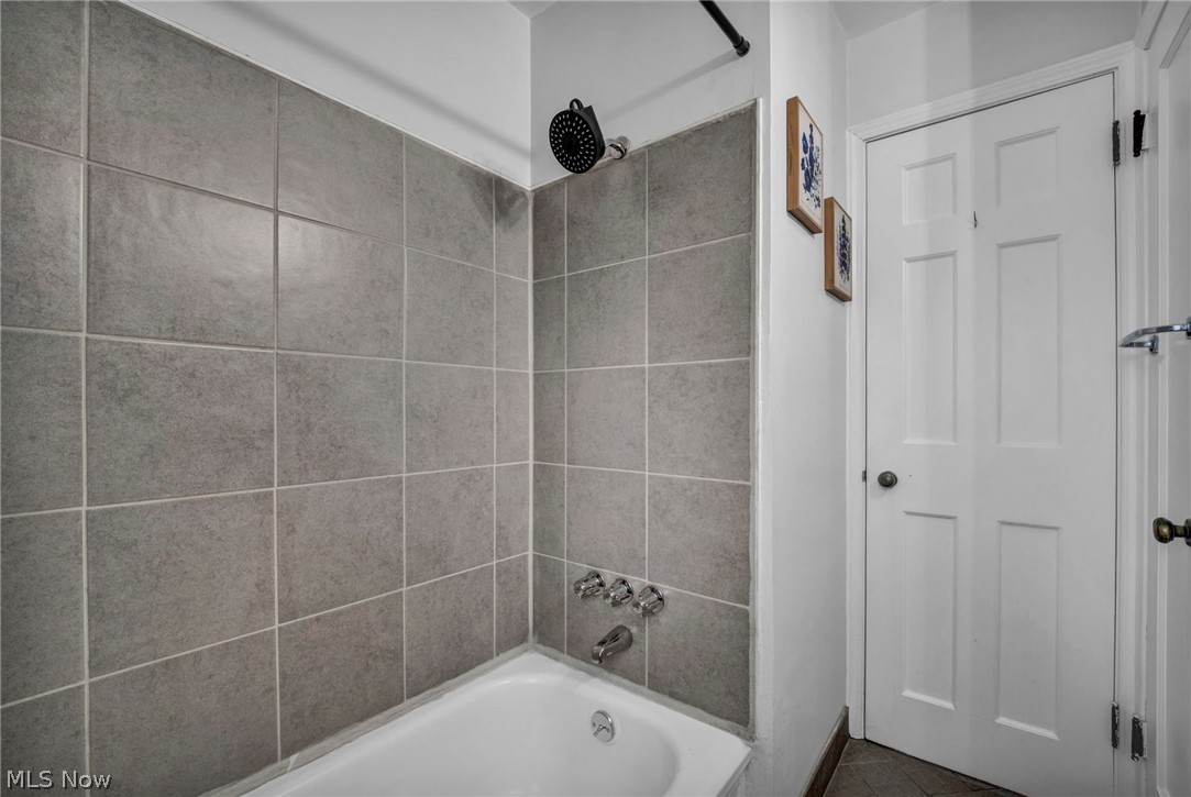 2910 Commonwealth Drive Parma OH 44134
