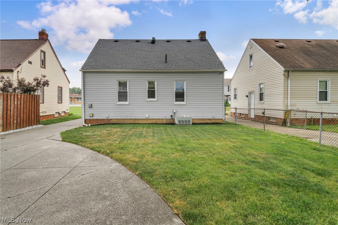 2910 Commonwealth Drive Parma OH 44134