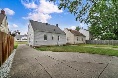 2910 Commonwealth Drive Parma OH 44134