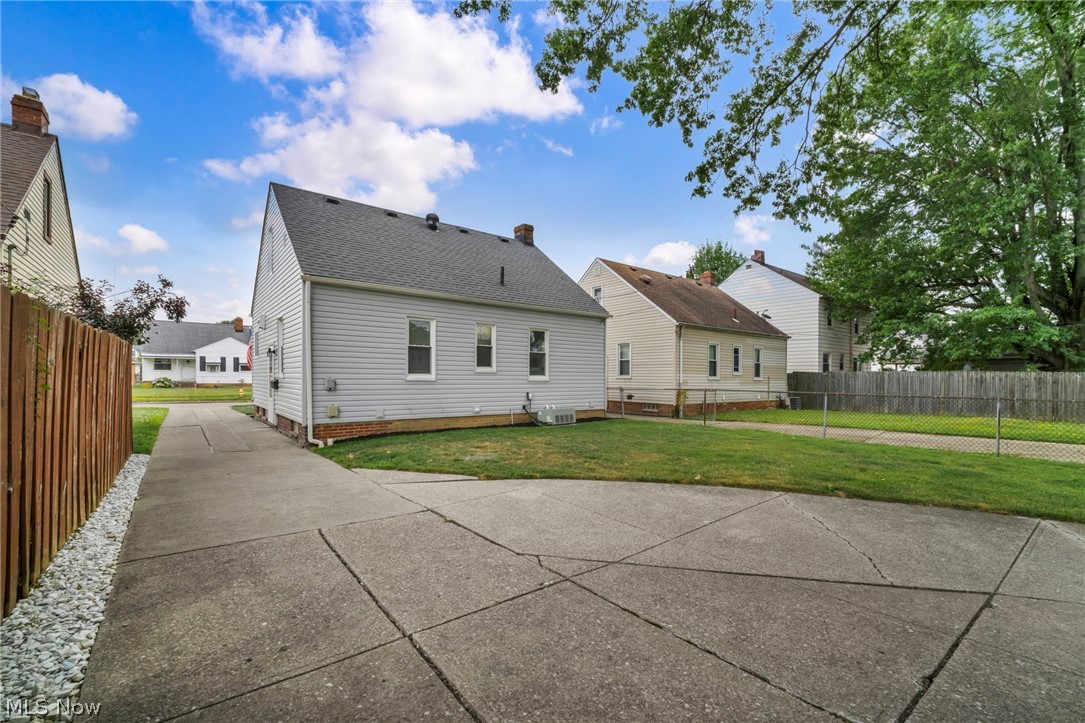 2910 Commonwealth Drive Parma OH 44134