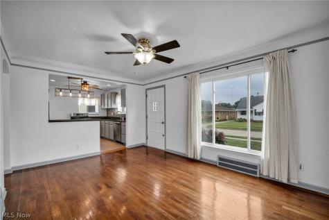 2910 Commonwealth Drive Parma OH 44134