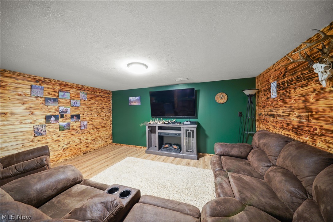 6132 Oak Hill Drive West Farmington OH 44491