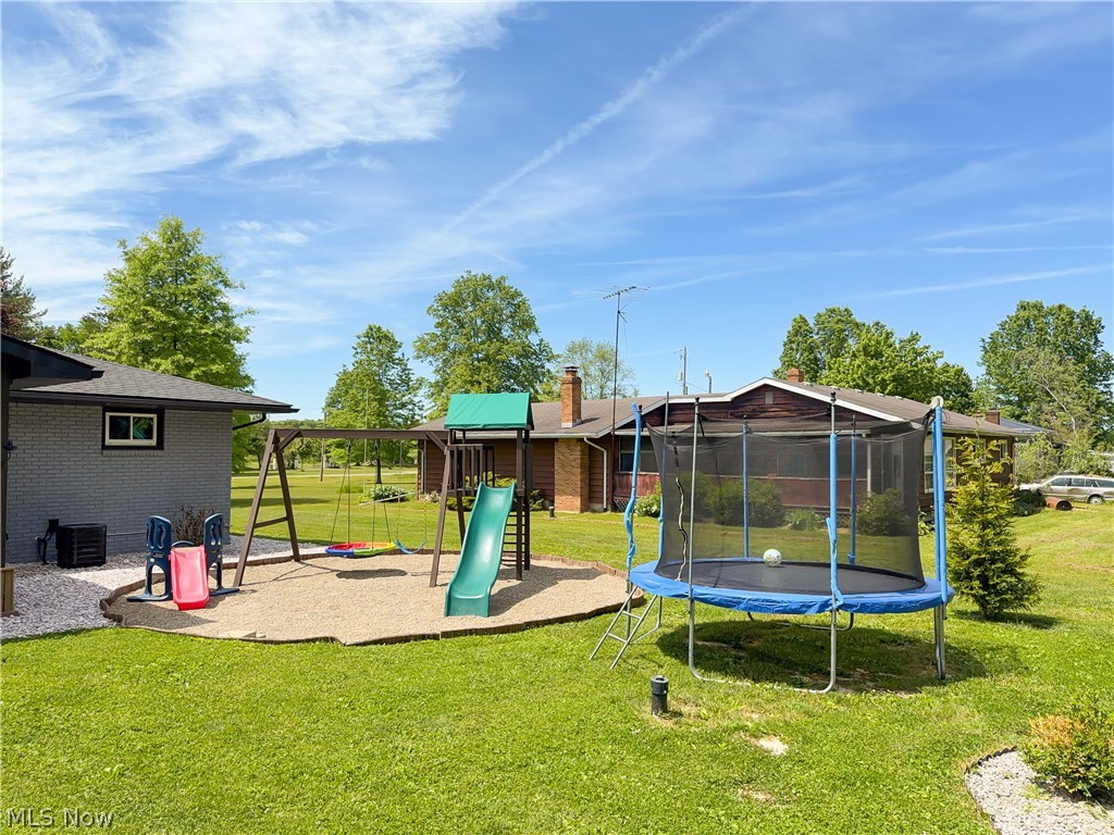 6132 Oak Hill Drive West Farmington OH 44491