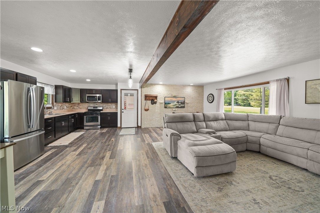 6132 Oak Hill Drive West Farmington OH 44491