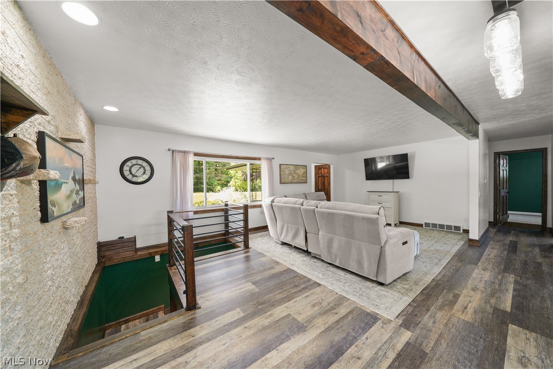 6132 Oak Hill Drive West Farmington OH 44491