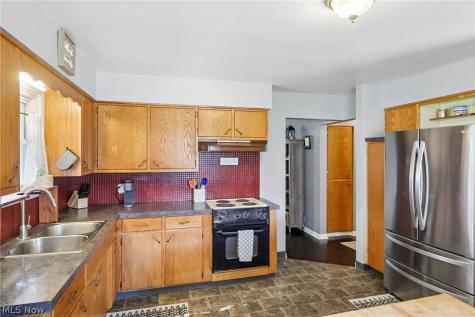 225 24th Street NW Barberton OH 44203