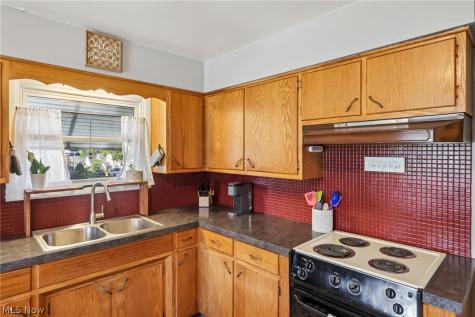 225 24th Street NW Barberton OH 44203