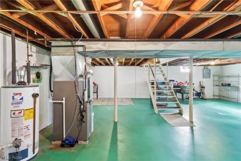 225 24th Street NW Barberton OH 44203