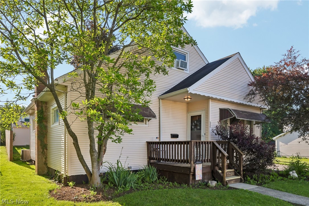 225 24th Street NW Barberton OH 44203