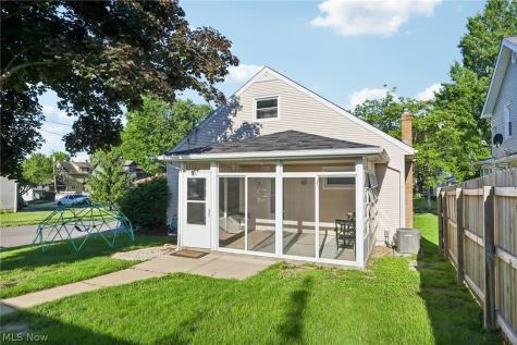 225 24th Street NW Barberton OH 44203