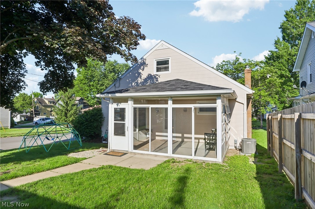 225 24th Street NW Barberton OH 44203