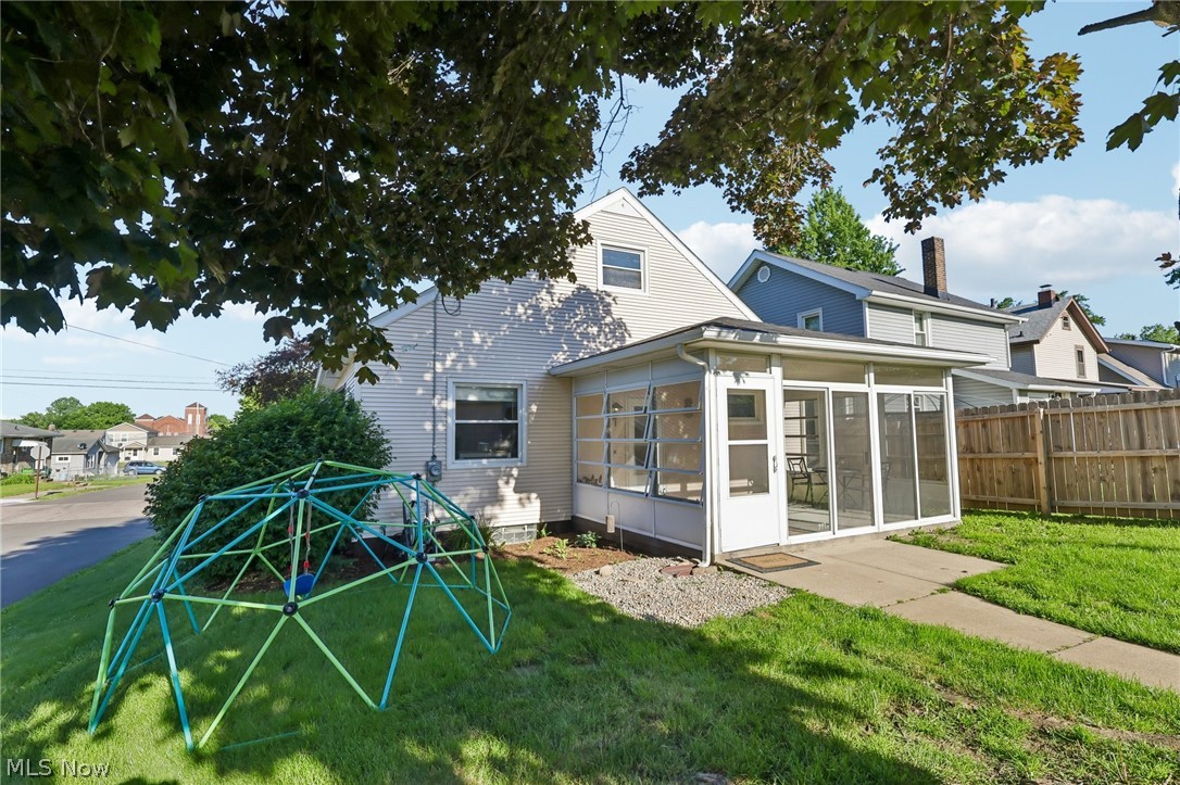 225 24th Street NW Barberton OH 44203