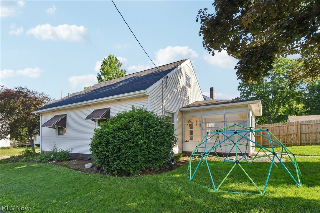 225 24th Street NW Barberton OH 44203