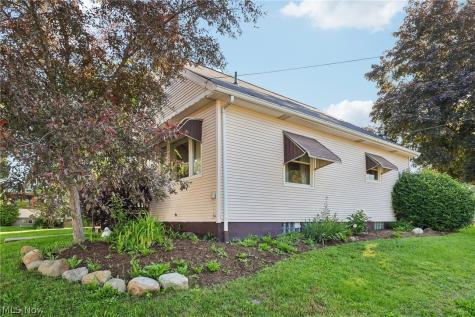 225 24th Street NW Barberton OH 44203