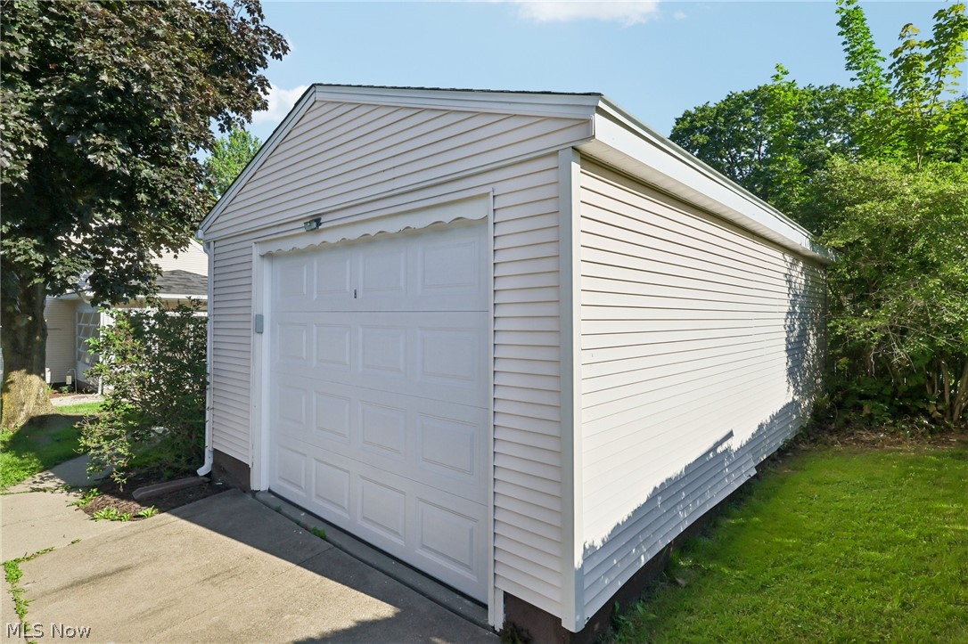 225 24th Street NW Barberton OH 44203