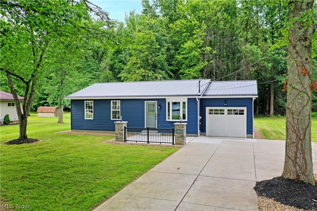 4903 Maple Street Vienna OH 44473