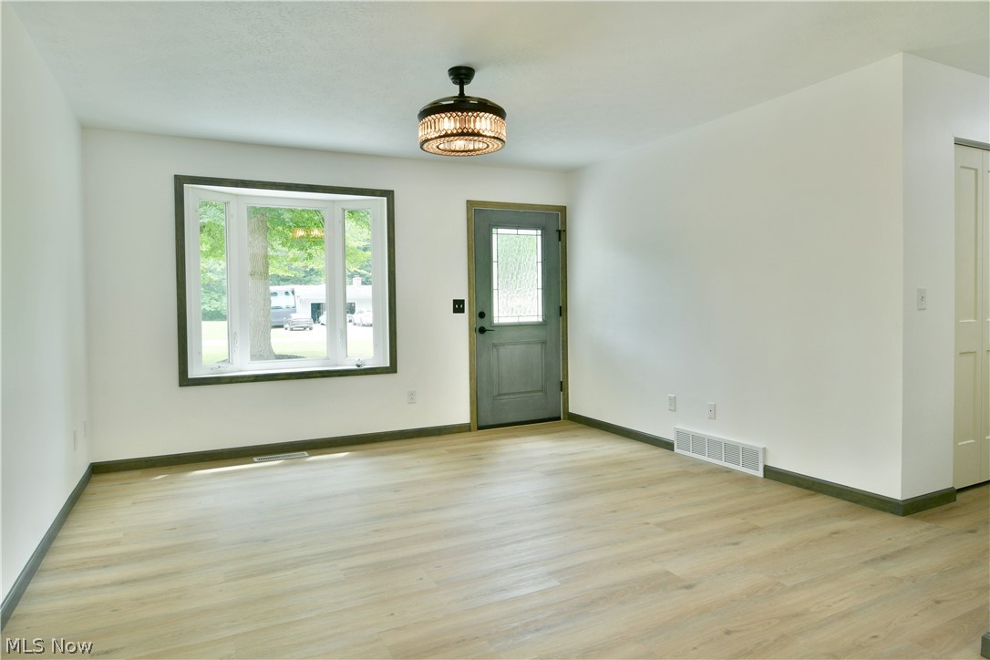4903 Maple Street Vienna OH 44473