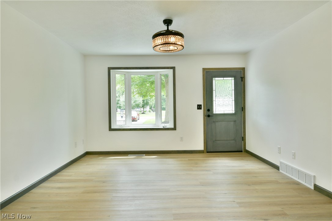 4903 Maple Street Vienna OH 44473