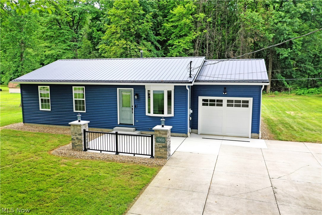 4903 Maple Street Vienna OH 44473