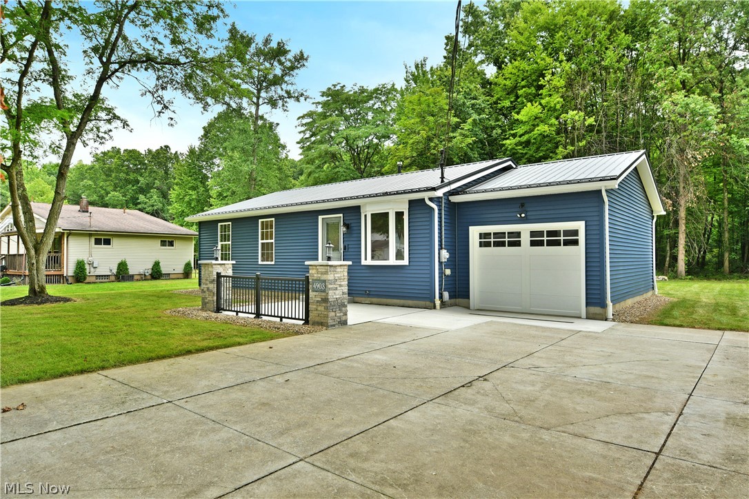 4903 Maple Street Vienna OH 44473