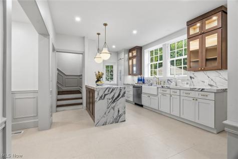 2945 Fontenay Road Shaker Heights OH 44120