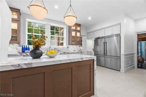 2945 Fontenay Road Shaker Heights OH 44120