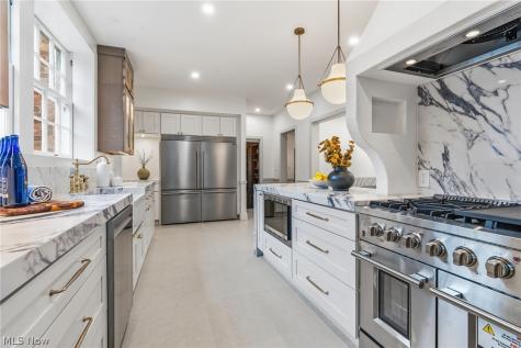 2945 Fontenay Road Shaker Heights OH 44120
