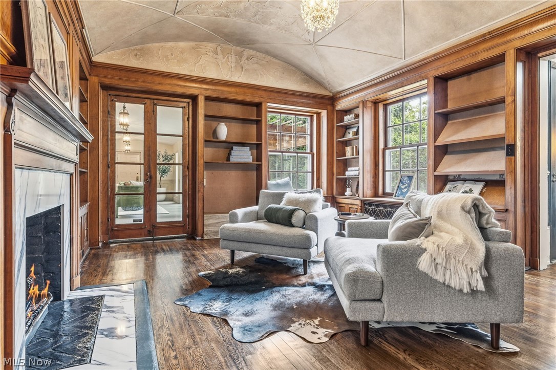 2945 Fontenay Road Shaker Heights OH 44120