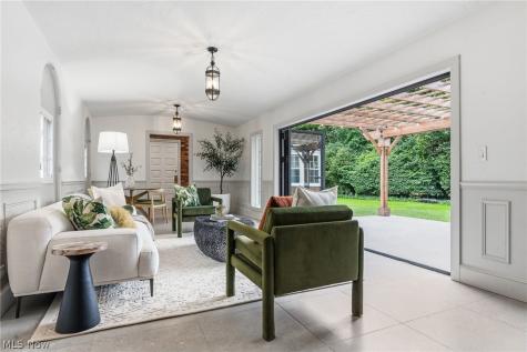 2945 Fontenay Road Shaker Heights OH 44120