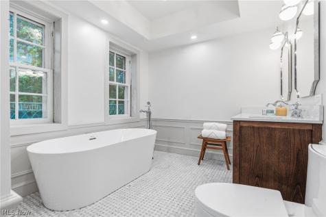 2945 Fontenay Road Shaker Heights OH 44120