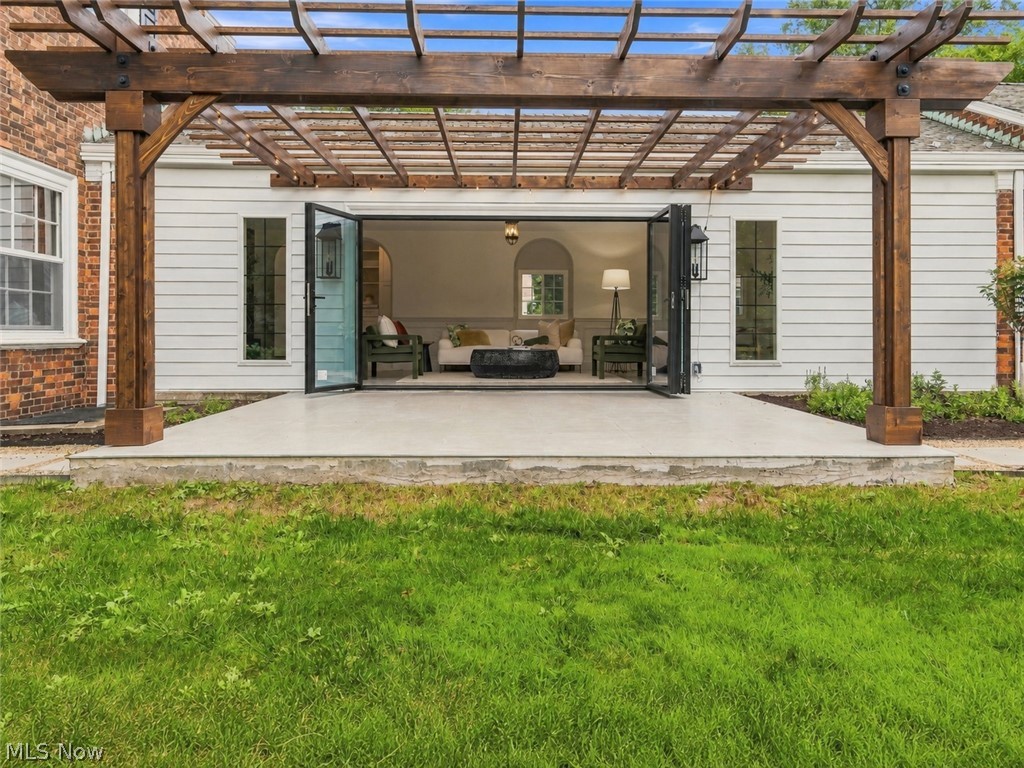 2945 Fontenay Road Shaker Heights OH 44120