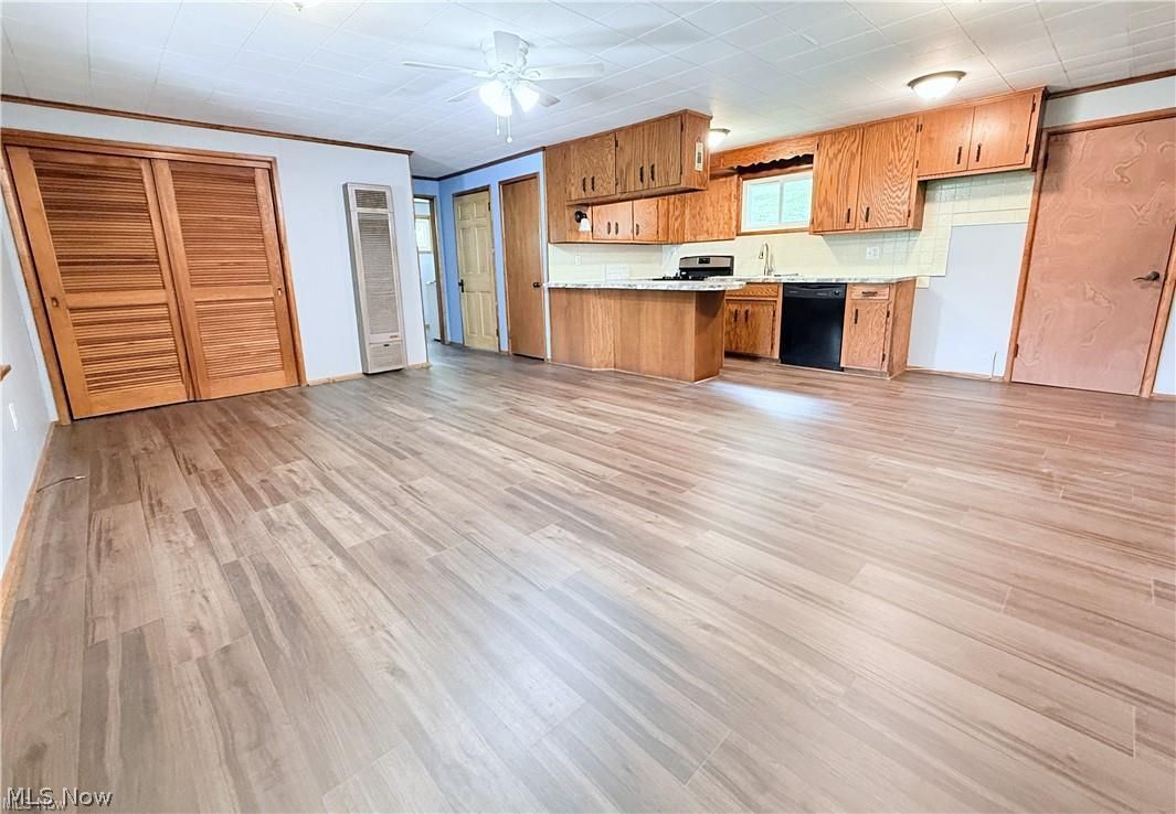 1497 Lake Front Drive Salem OH 44460